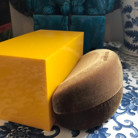 SOLD! N/A - Miu Miu VELVET Sunglass Clam CASE ~New - Picture 3 of 5